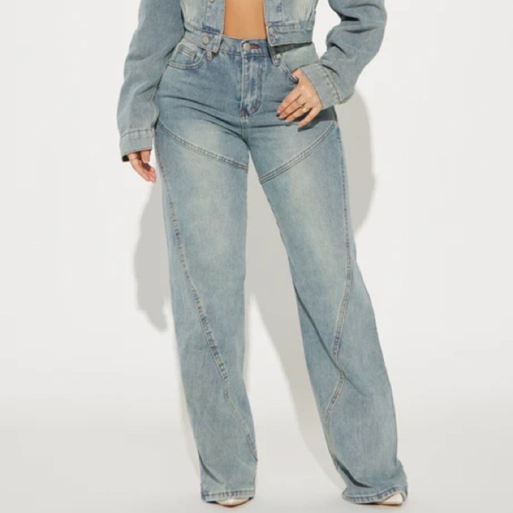 Sierra Tinted Baggy Jeans - Light Wash